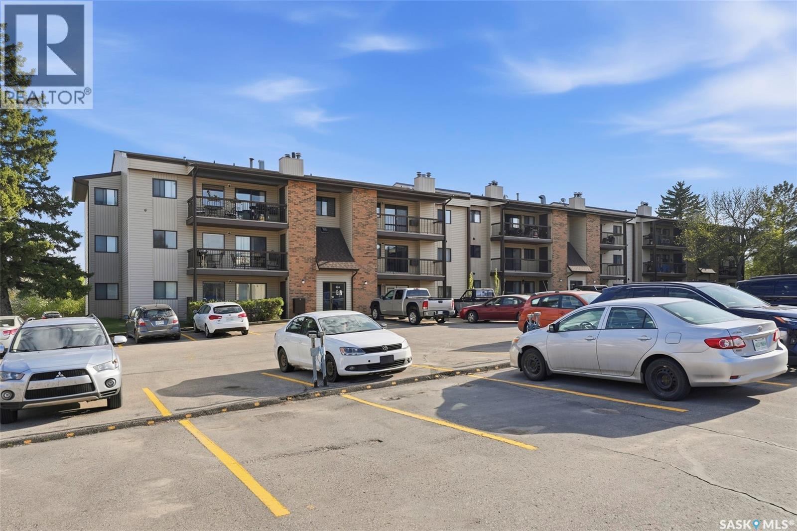 202 345 Kingsmere Boulevard, Saskatoon, SK - Outdoor With Facade