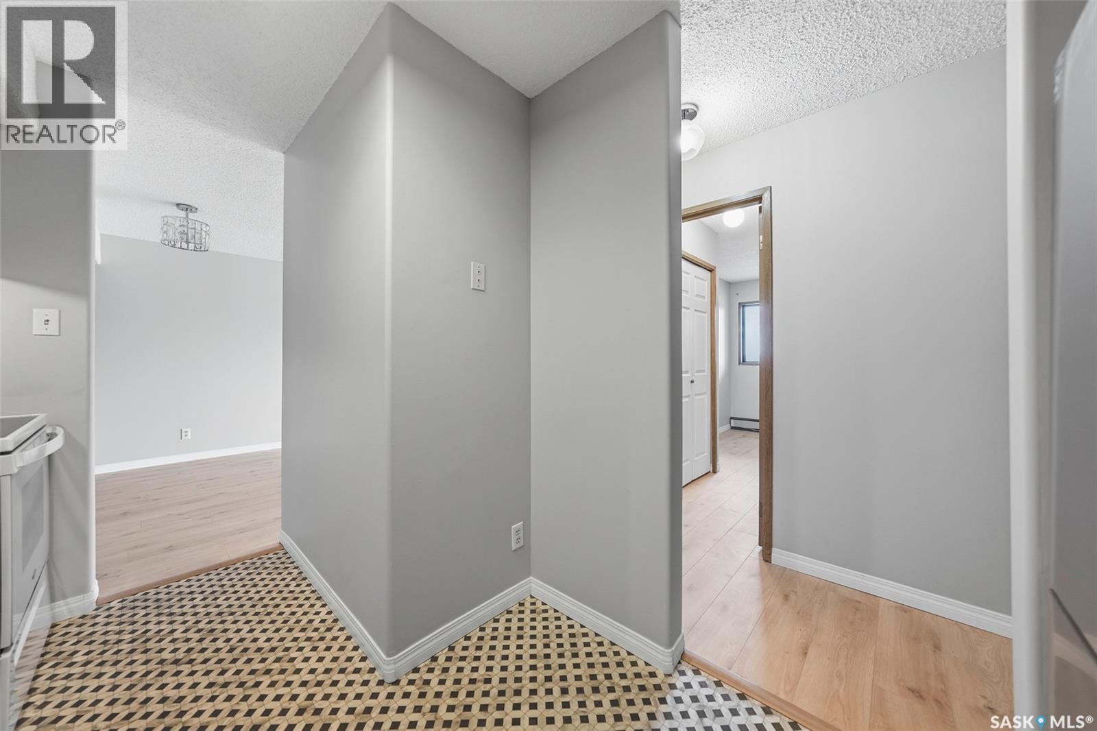 202 345 Kingsmere Boulevard, Saskatoon, SK - Indoor