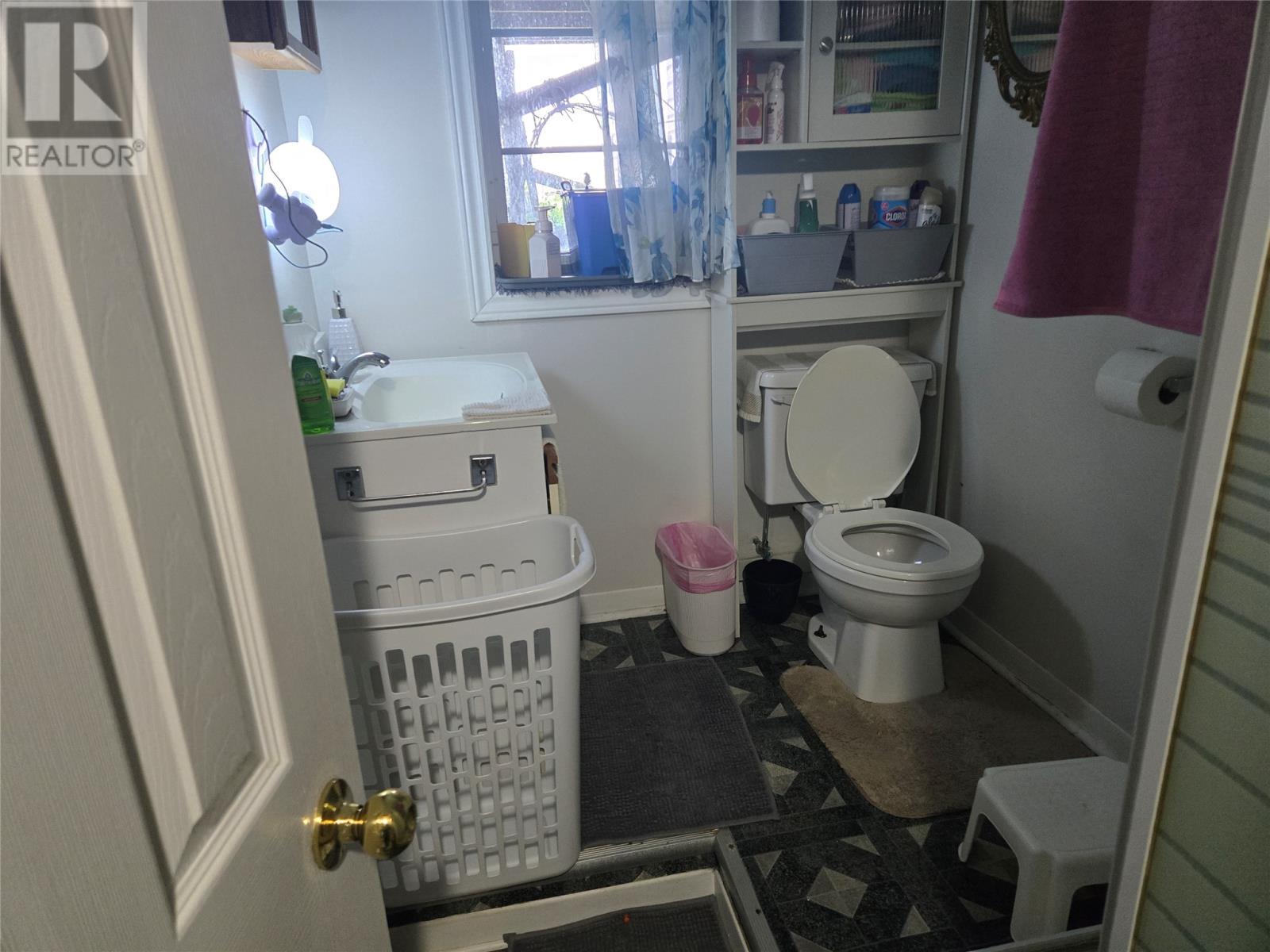 101 Queen Street, Stephenville, NL - Indoor Photo Showing Bathroom