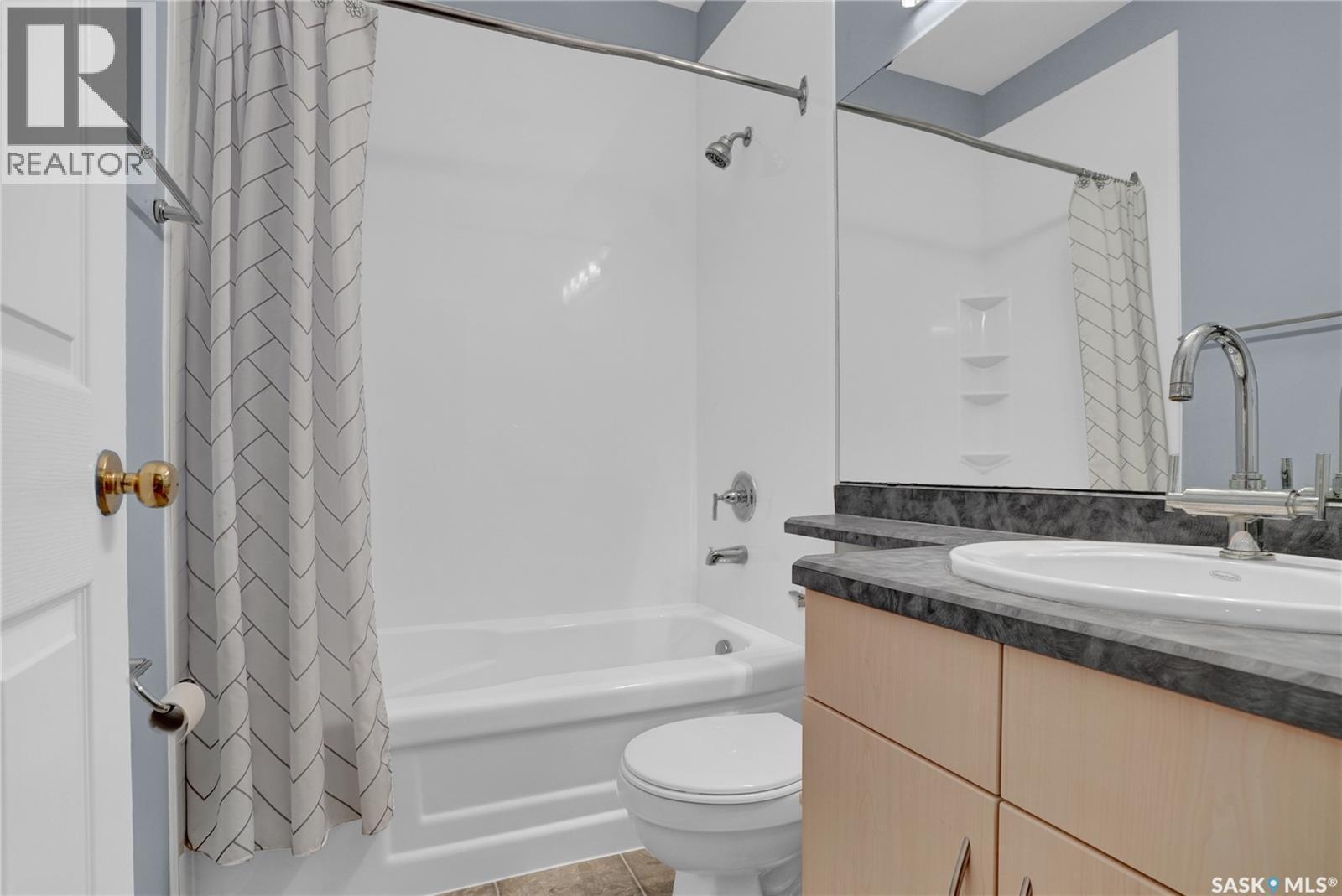 208 1901 Victoria Avenue, Regina, SK - Indoor Photo Showing Bathroom
