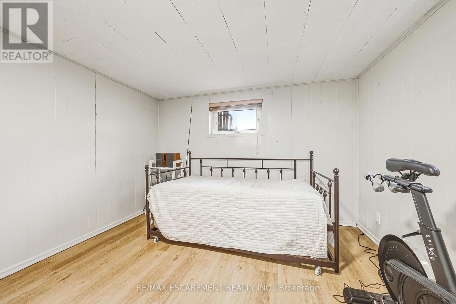 280 Montrose Avenue, Hamilton, ON - Indoor Photo Showing Bedroom
