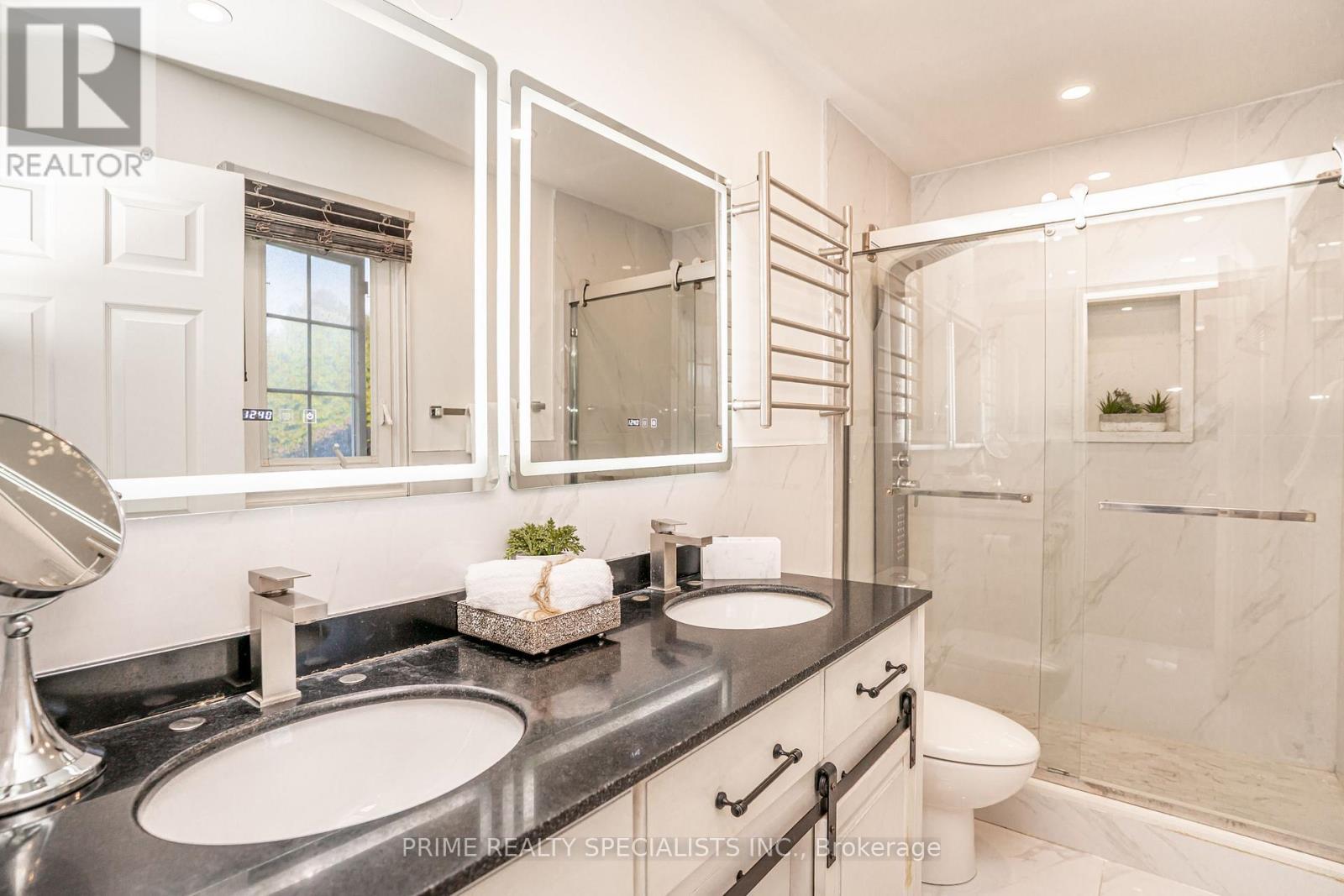1800 Tattersall Way, Mississauga, ON - Indoor Photo Showing Bathroom