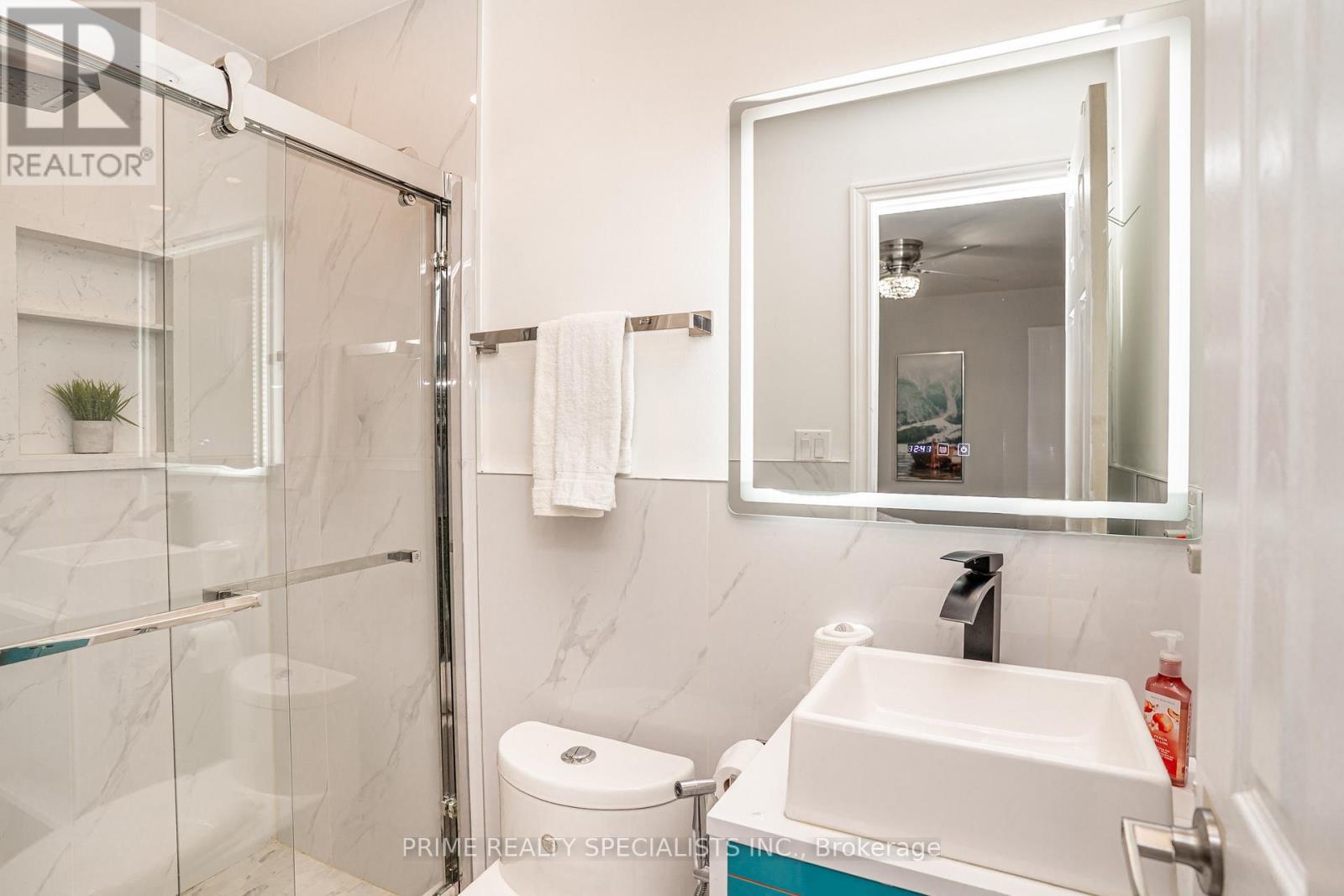 1800 Tattersall Way, Mississauga, ON - Indoor Photo Showing Bathroom