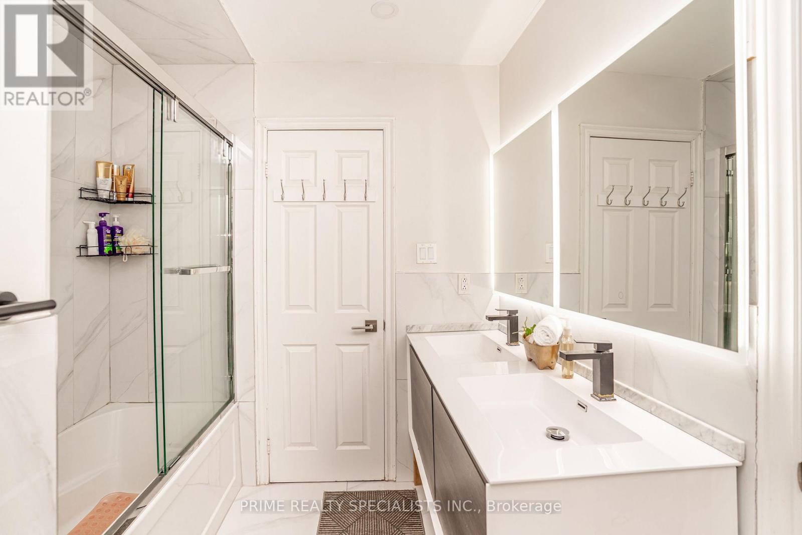 1800 Tattersall Way, Mississauga, ON - Indoor Photo Showing Bathroom