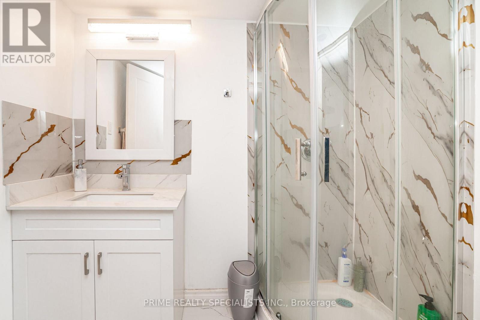 1800 Tattersall Way, Mississauga, ON - Indoor Photo Showing Bathroom