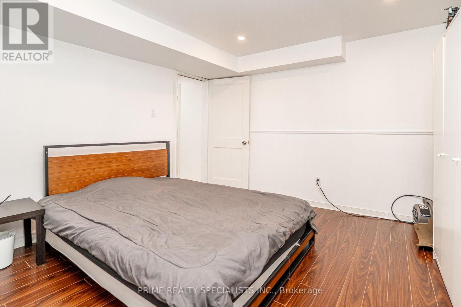 1800 Tattersall Way, Mississauga, ON - Indoor Photo Showing Bedroom