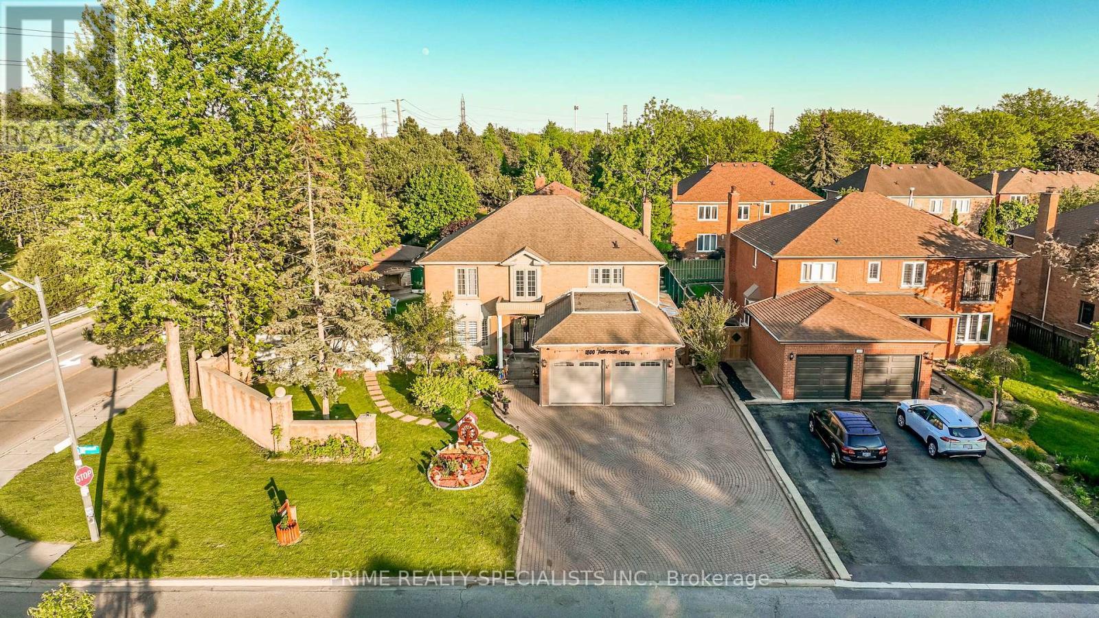 1800 Tattersall Way, Mississauga, ON - Outdoor
