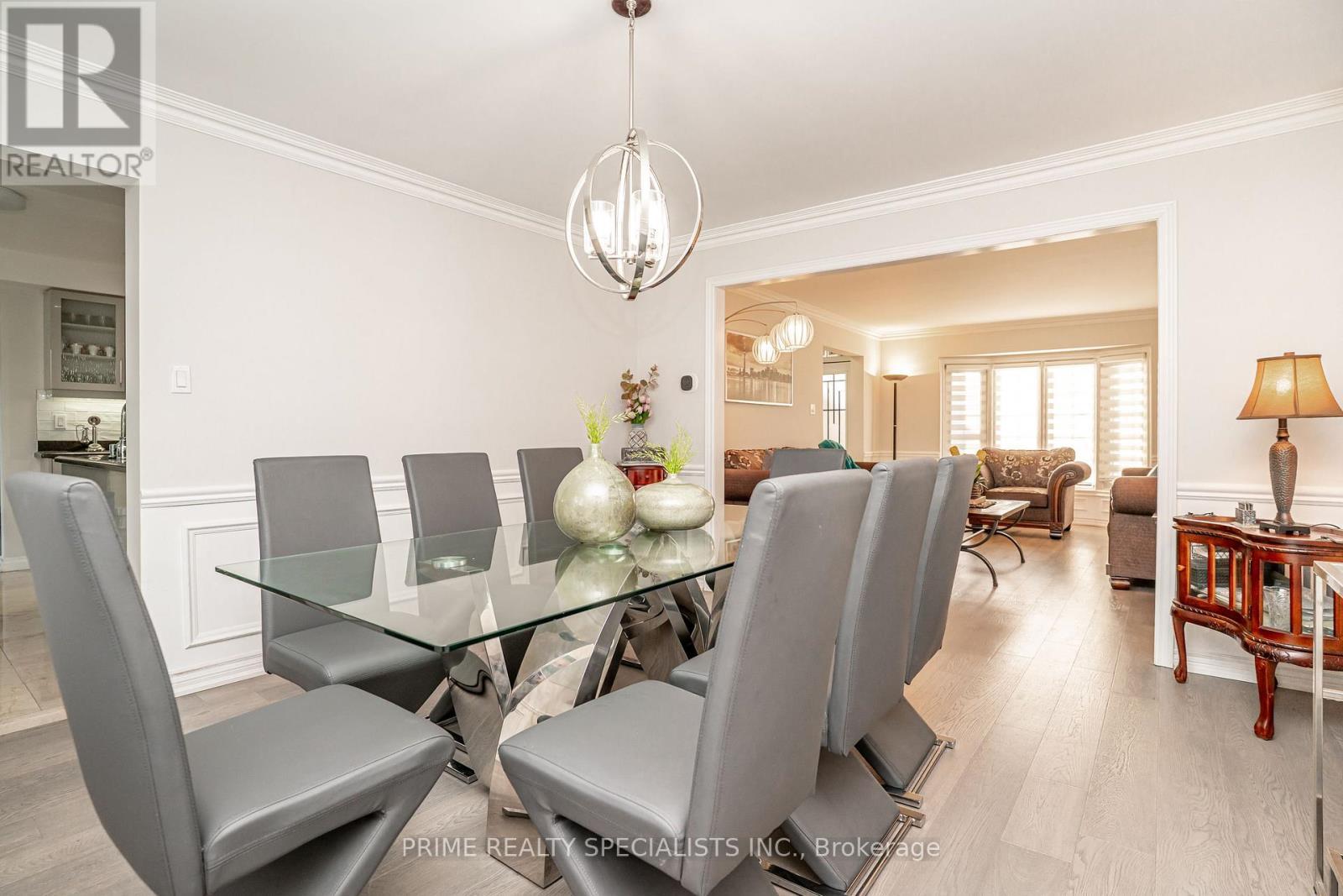 1800 Tattersall Way, Mississauga, ON - Indoor Photo Showing Dining Room
