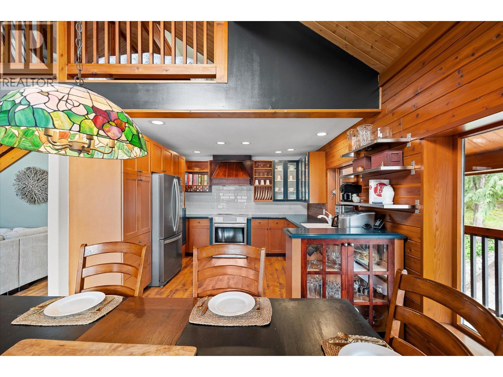 3546 Mabel Lake Road, Lumby, BC - Indoor