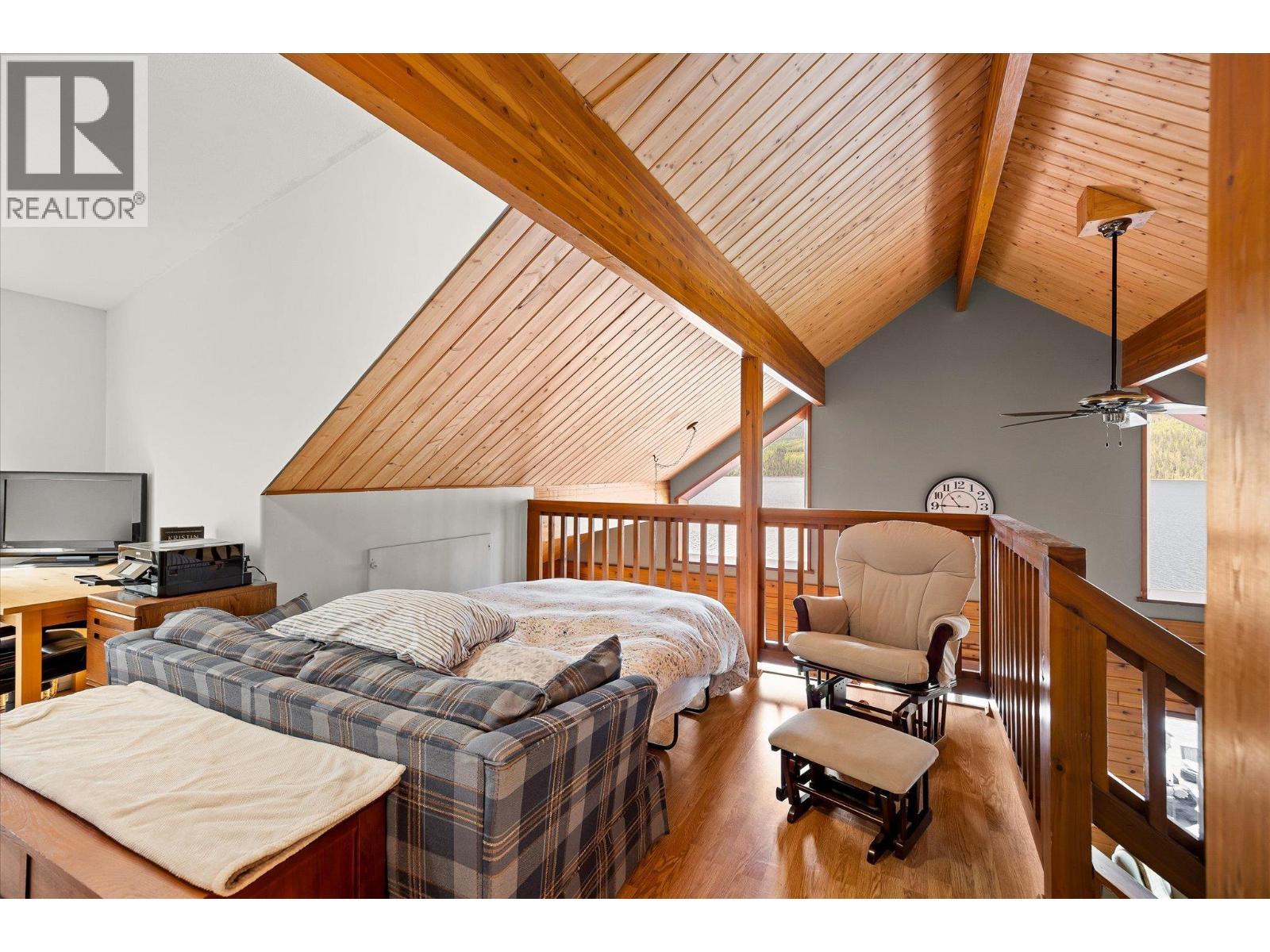3546 Mabel Lake Road, Lumby, BC -