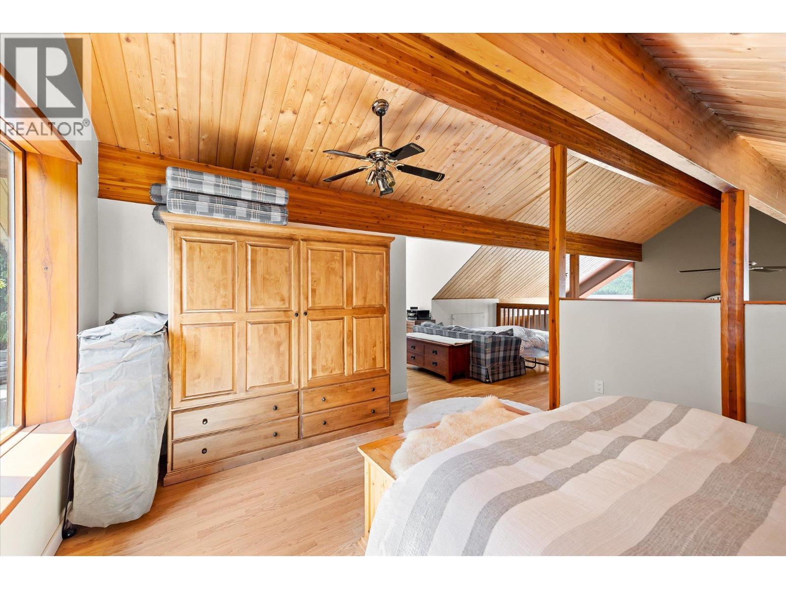3546 Mabel Lake Road, Lumby, BC - Indoor Photo Showing Bedroom