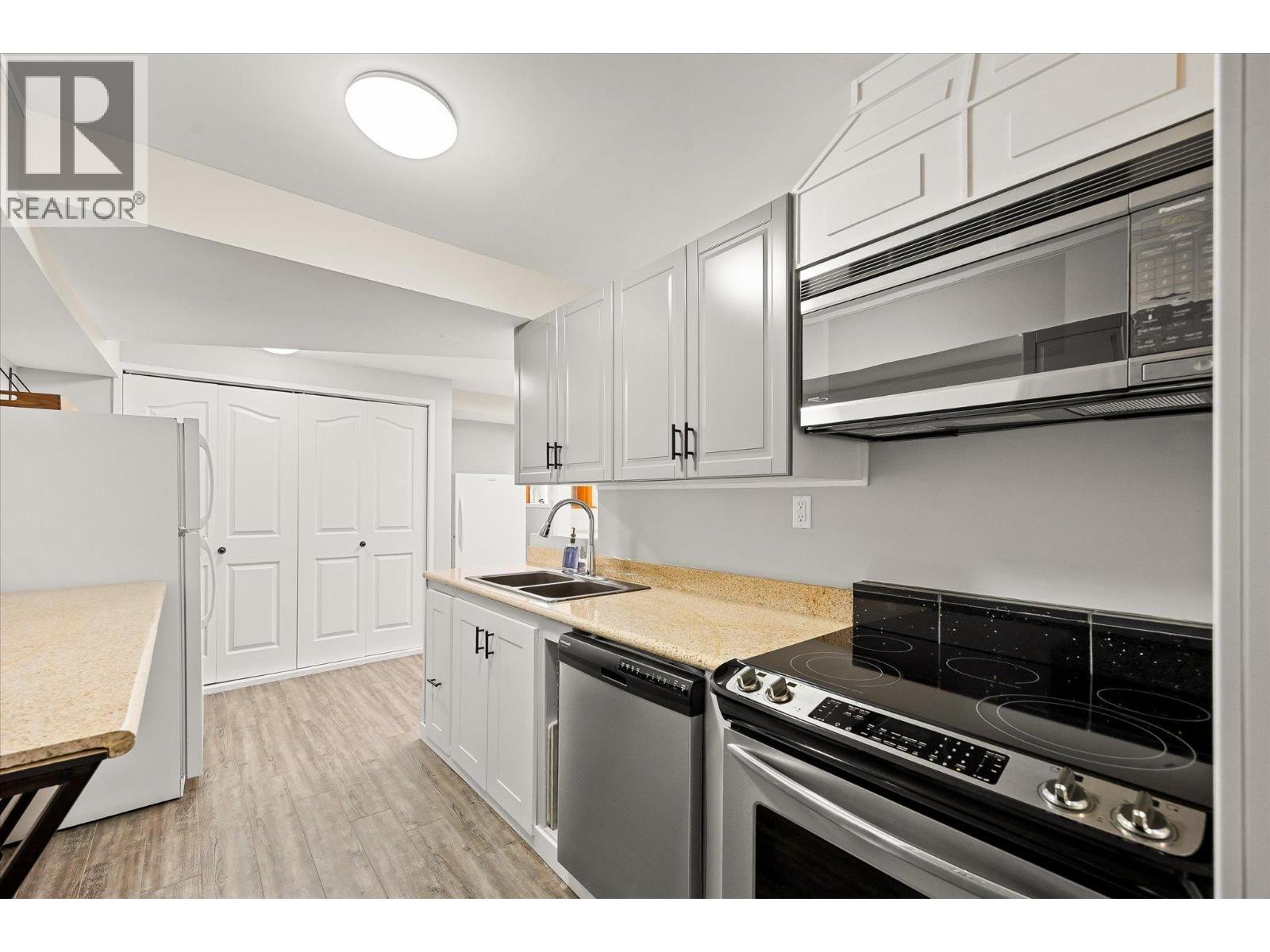 3546 Mabel Lake Road, Lumby, BC - Indoor Photo Showing Kitchen With Double Sink
