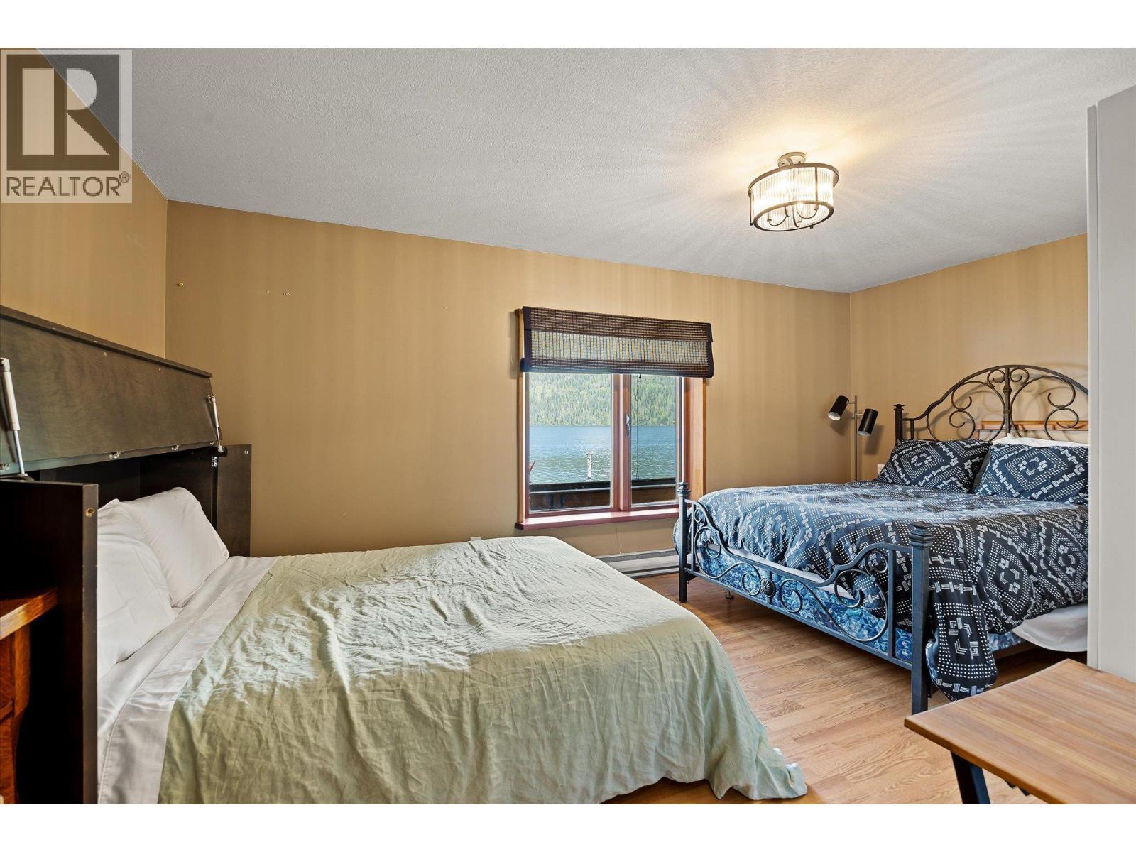 3546 Mabel Lake Road, Lumby, BC - Indoor Photo Showing Bedroom