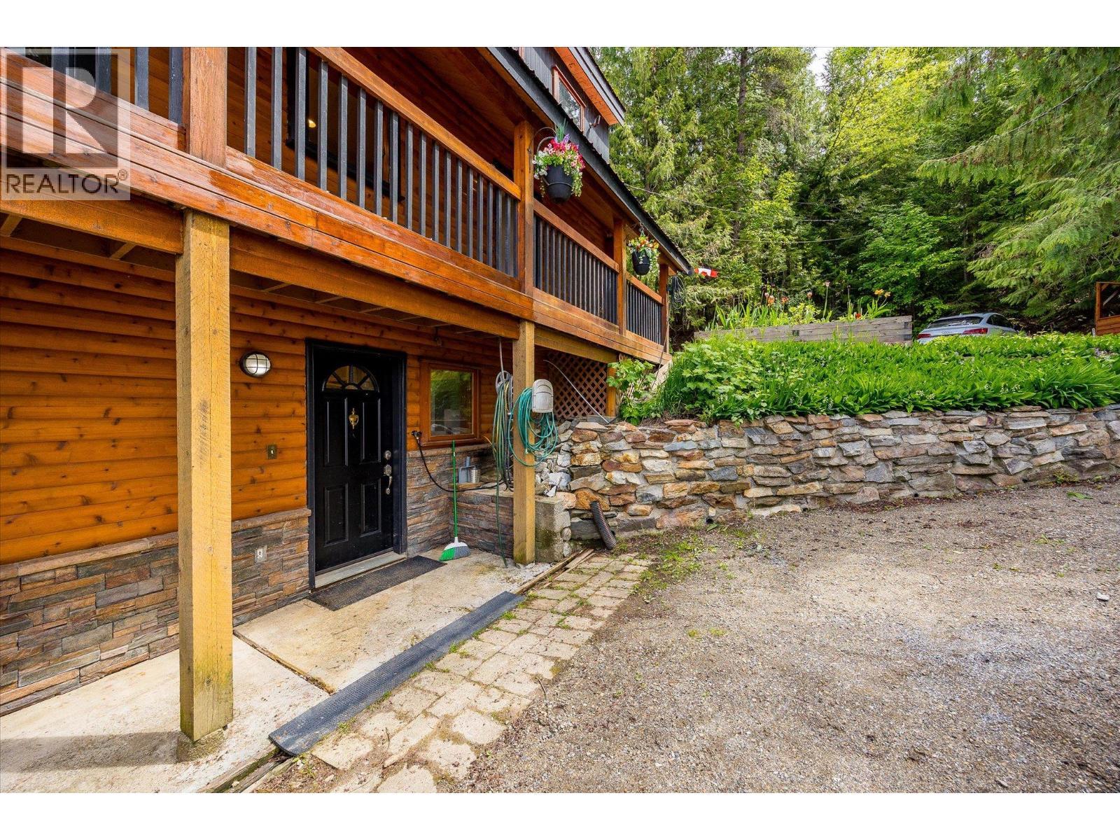 3546 Mabel Lake Road, Lumby, BC - Outdoor