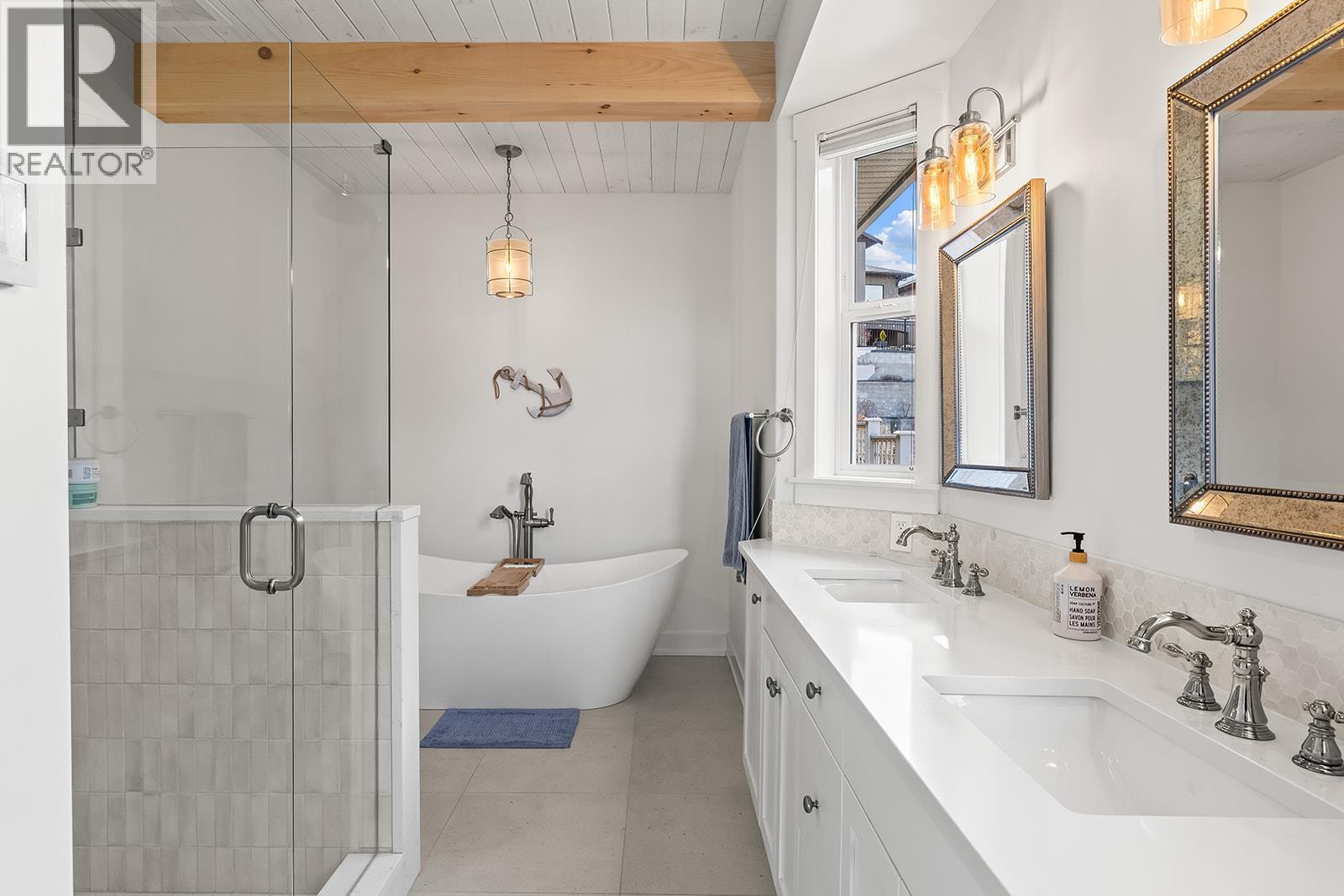 Primary Ensuite - 629 Almandine Court, Kelowna, BC - Indoor Photo Showing Bathroom