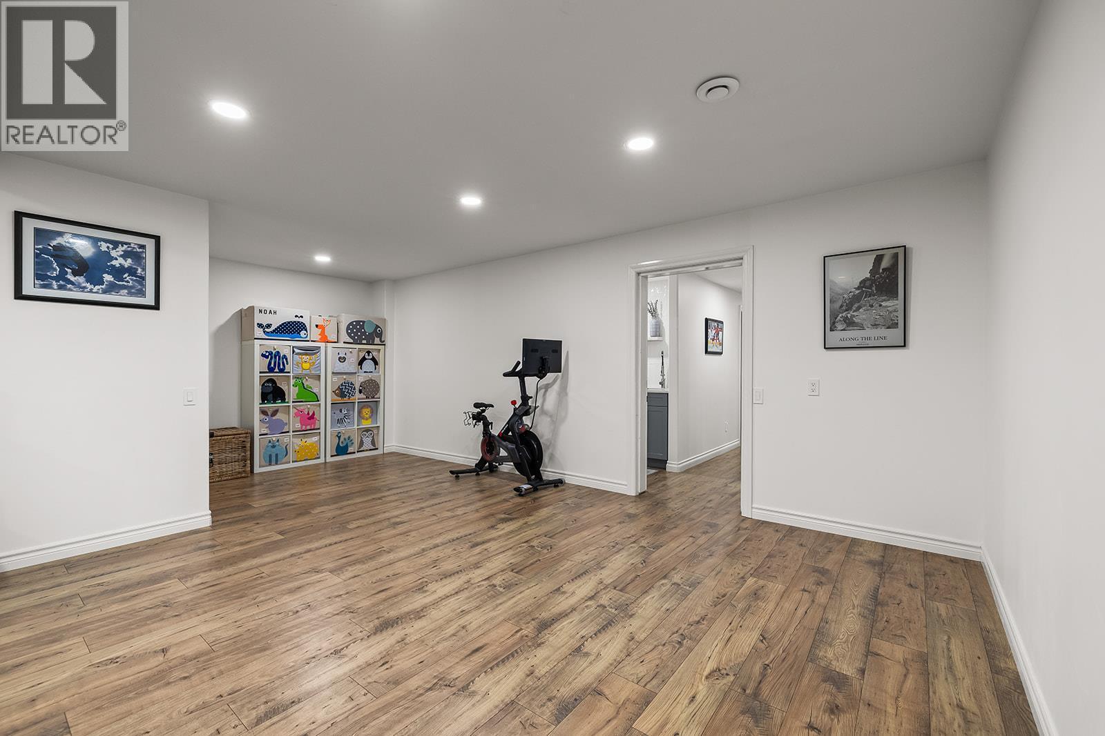 Great Room - 629 Almandine Court, Kelowna, BC - Indoor