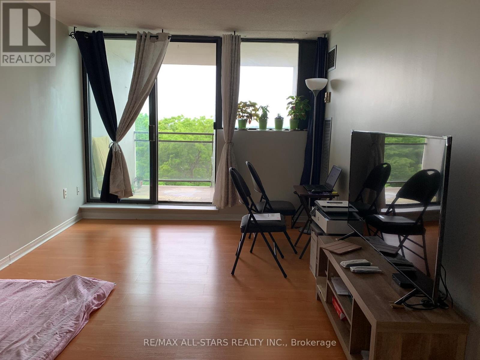 802 - 10 Tapscott Road, Toronto, ON - Indoor Photo Showing Other Room