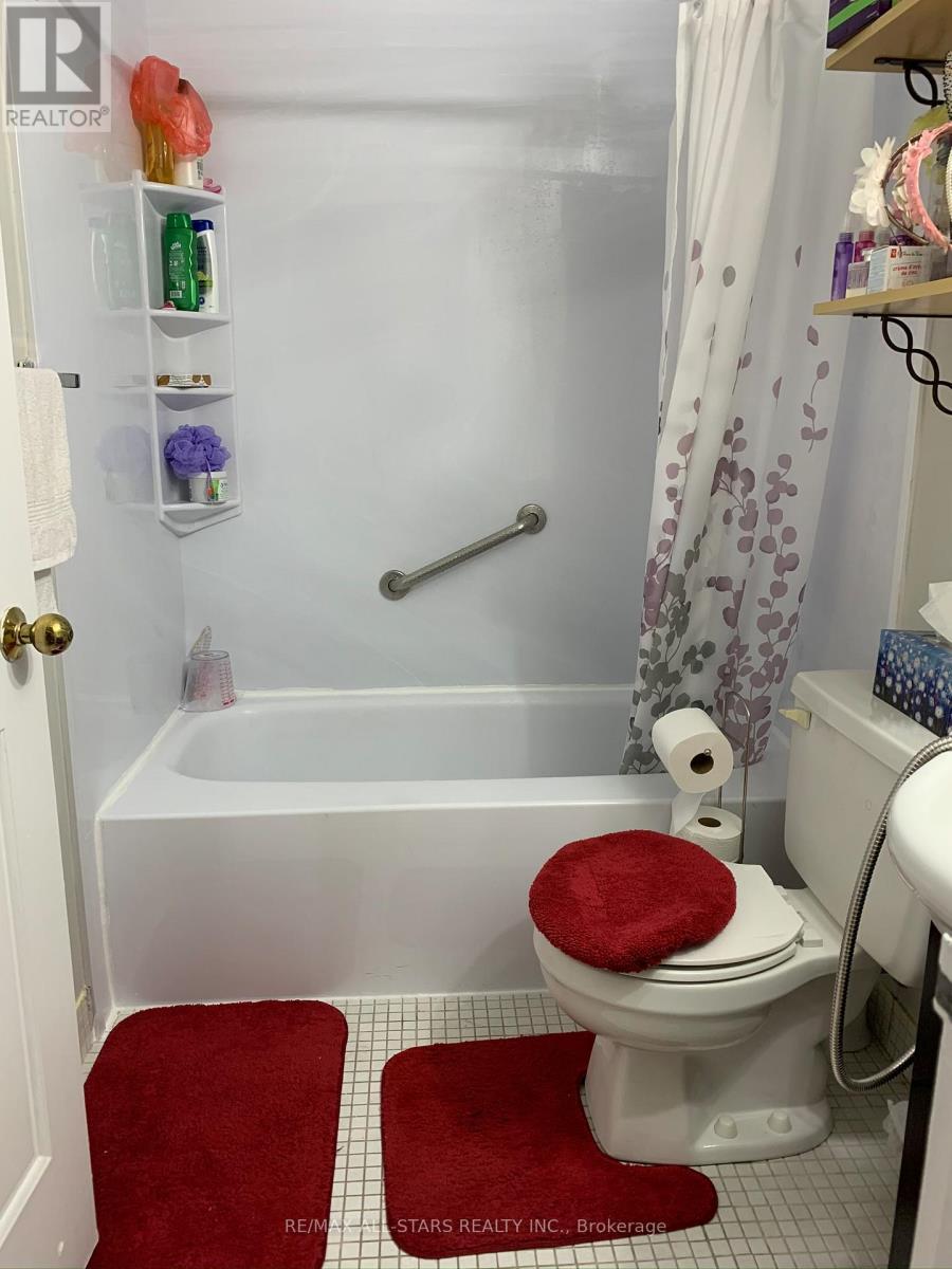 802 - 10 Tapscott Road, Toronto, ON - Indoor Photo Showing Bathroom