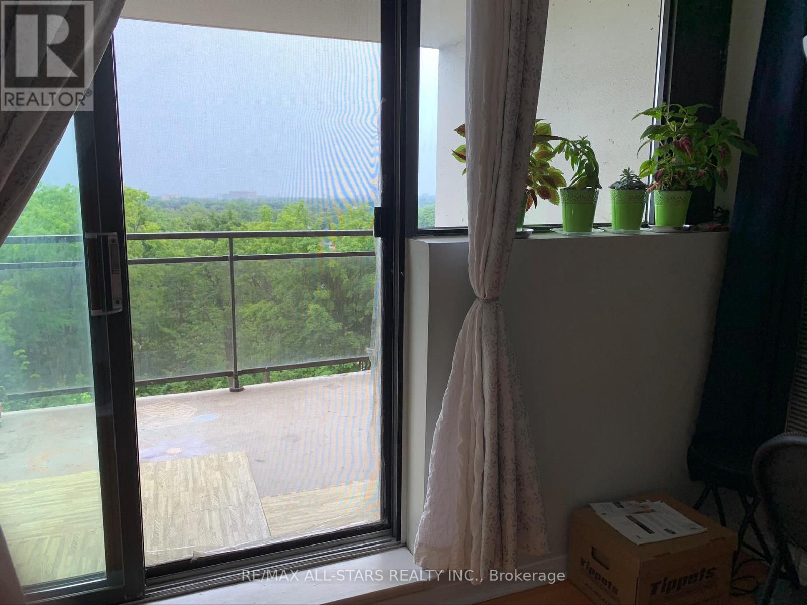 802 - 10 Tapscott Road, Toronto, ON - Indoor Photo Showing Other Room
