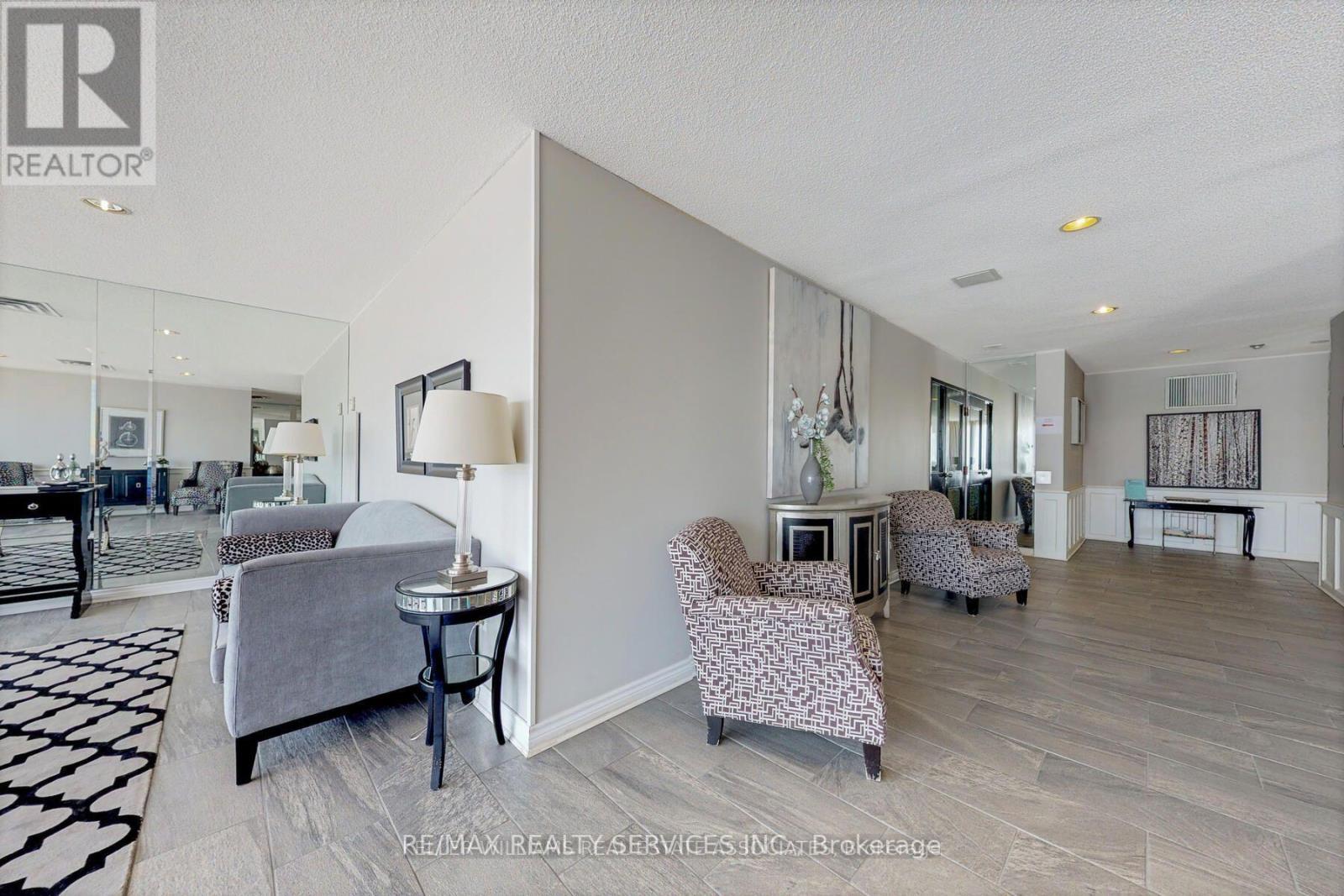 107 - 20 Mcfarlane Drive, Halton Hills, ON