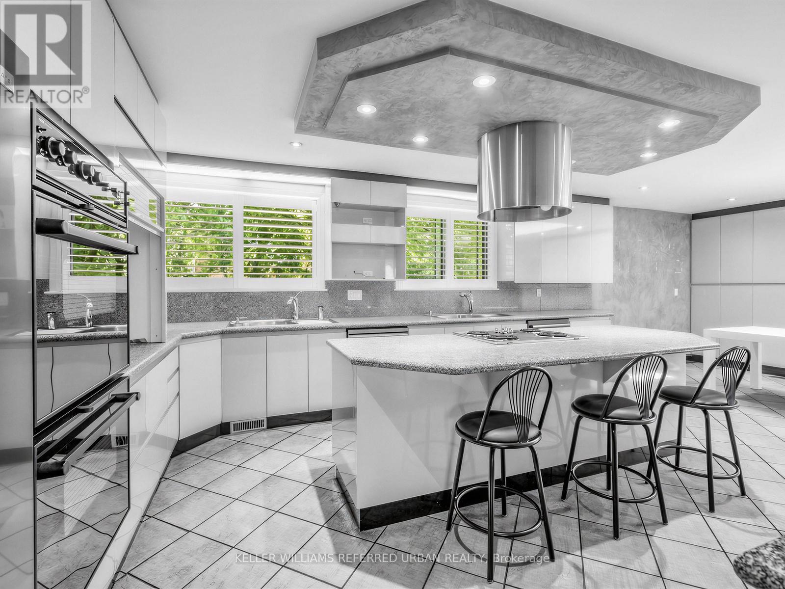 7 Harlock Boulevard, Toronto, ON - Indoor Photo Showing Kitchen With Upgraded Kitchen