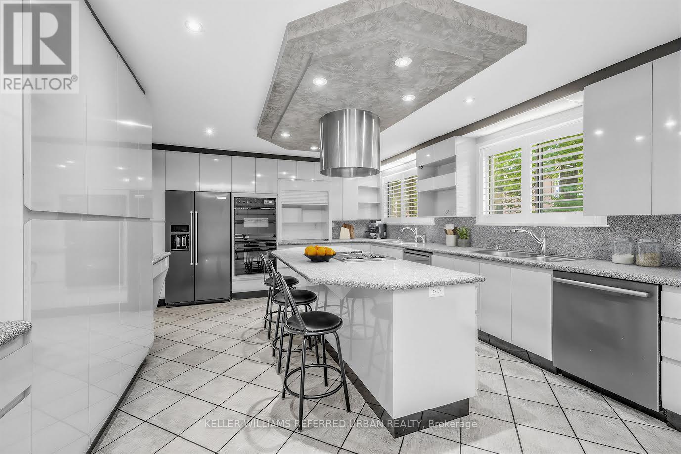 7 Harlock Boulevard, Toronto, ON - Indoor Photo Showing Kitchen With Upgraded Kitchen