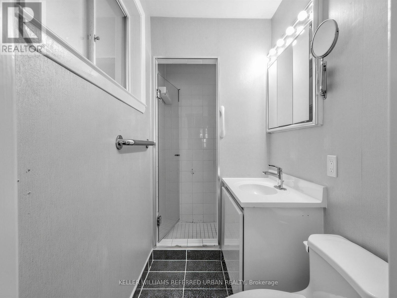 7 Harlock Boulevard, Toronto, ON - Indoor Photo Showing Bathroom