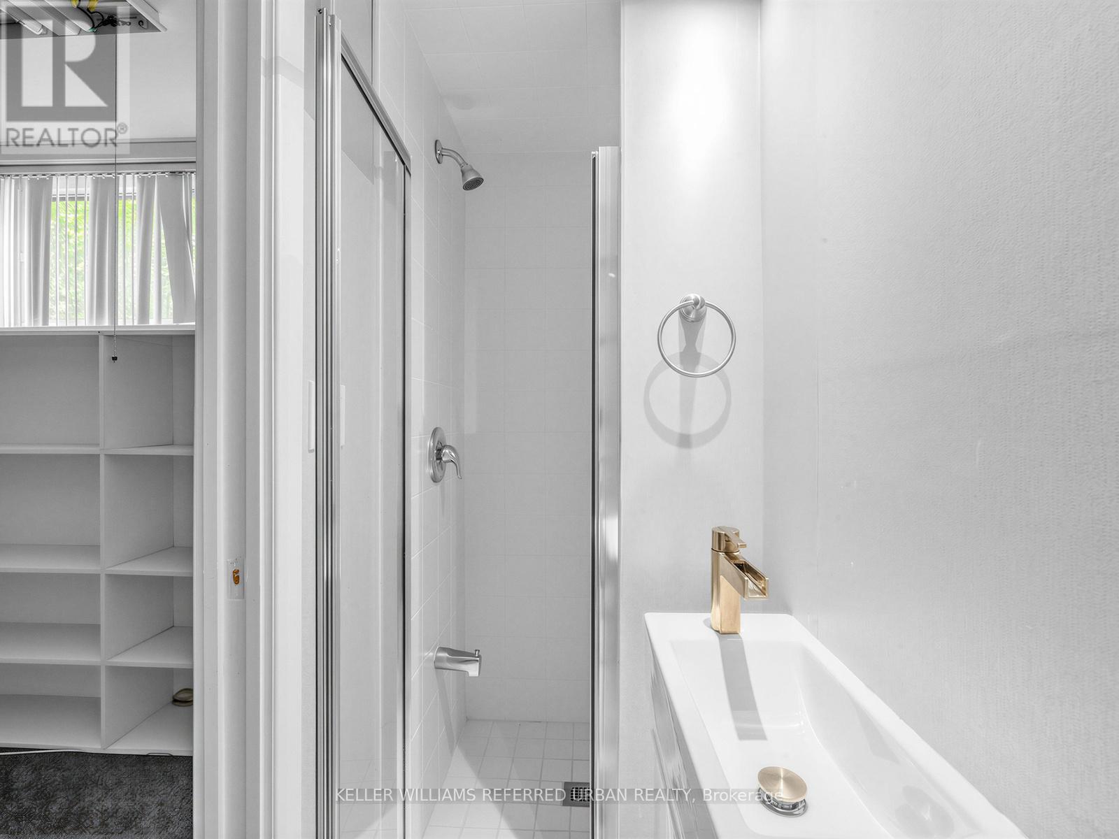 7 Harlock Boulevard, Toronto, ON - Indoor Photo Showing Bathroom