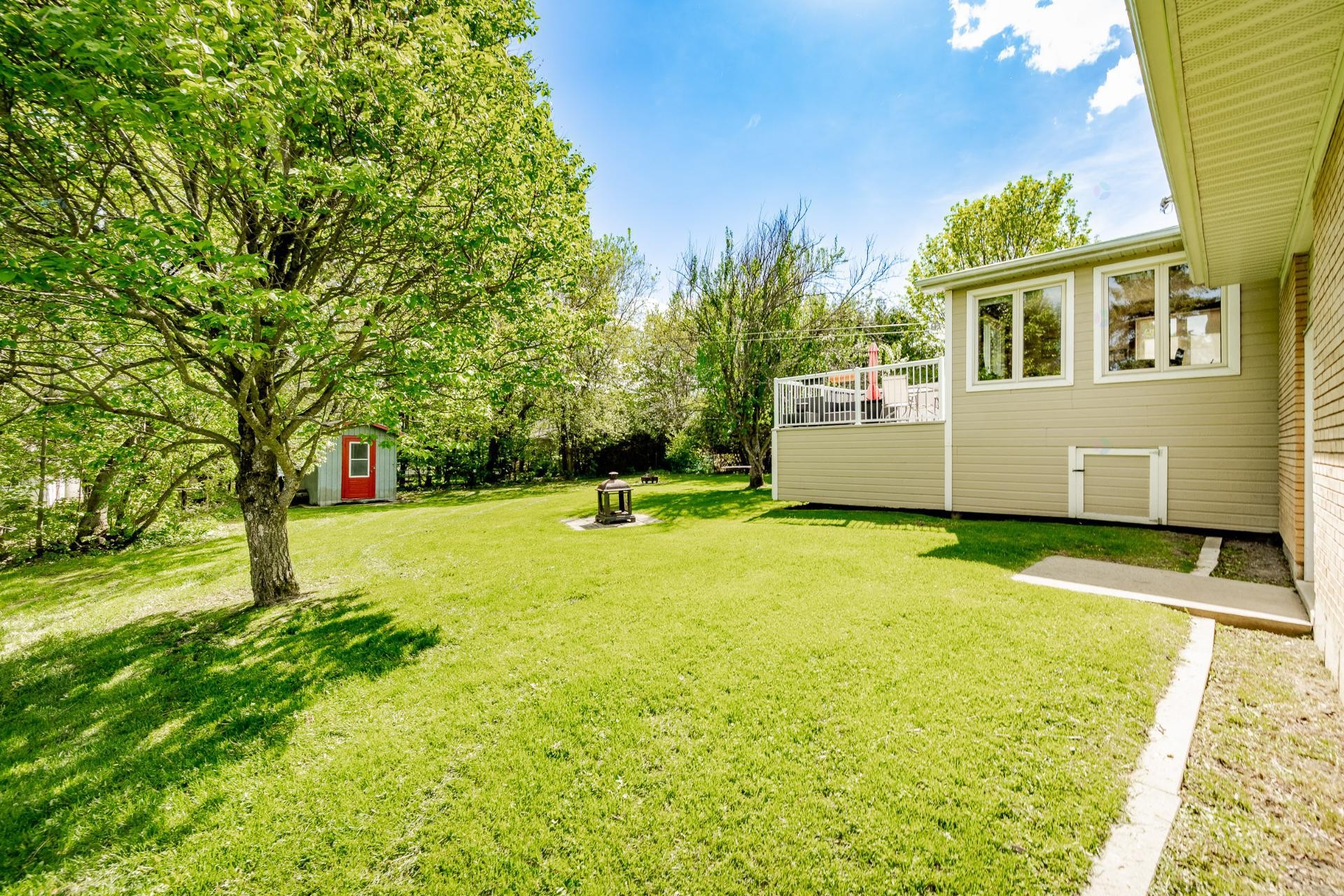 Cour - 182 - 184 Rue Victoria, Coaticook, QC - Outdoor