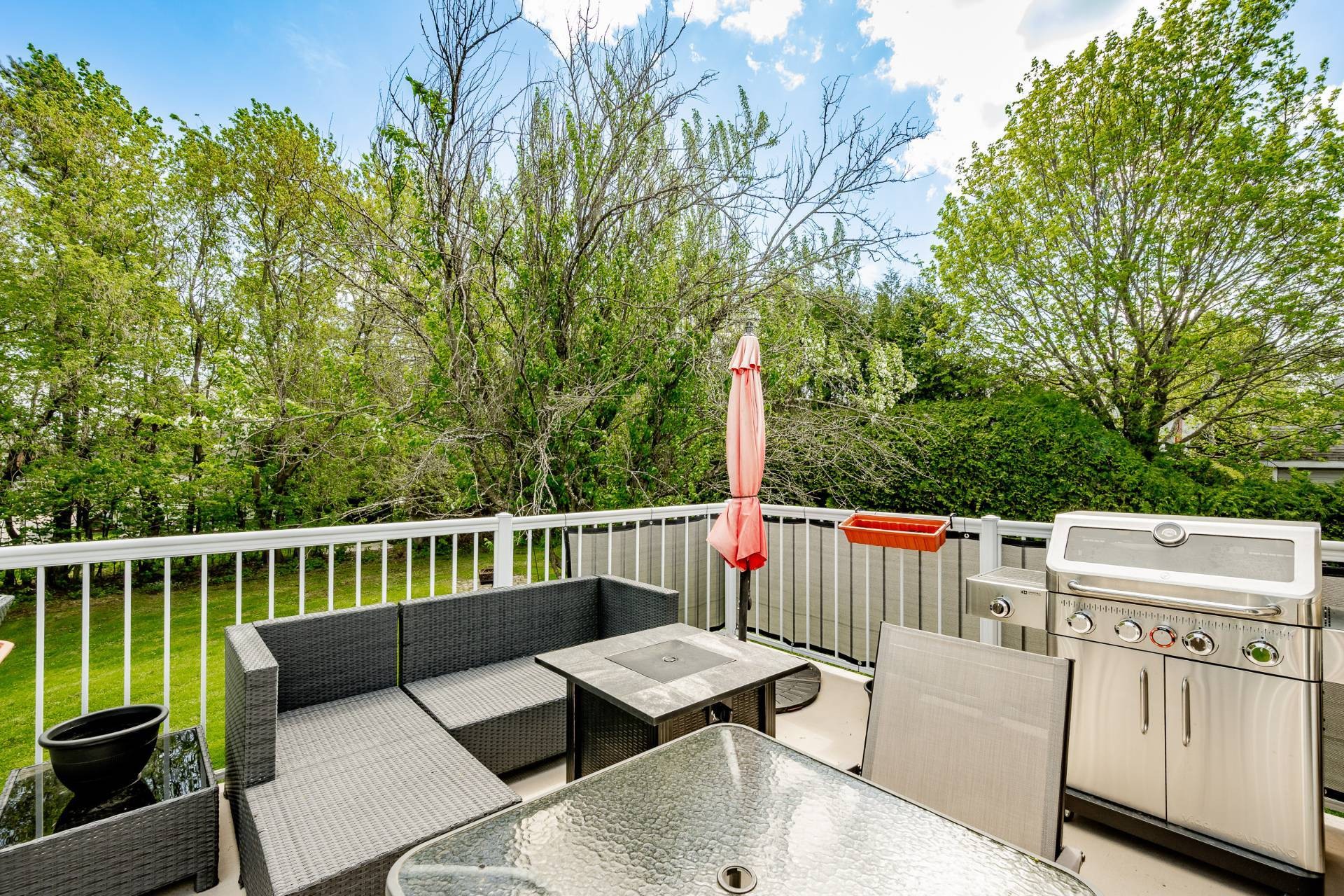 Balcon - 182 - 184 Rue Victoria, Coaticook, QC - Outdoor With Deck Patio Veranda