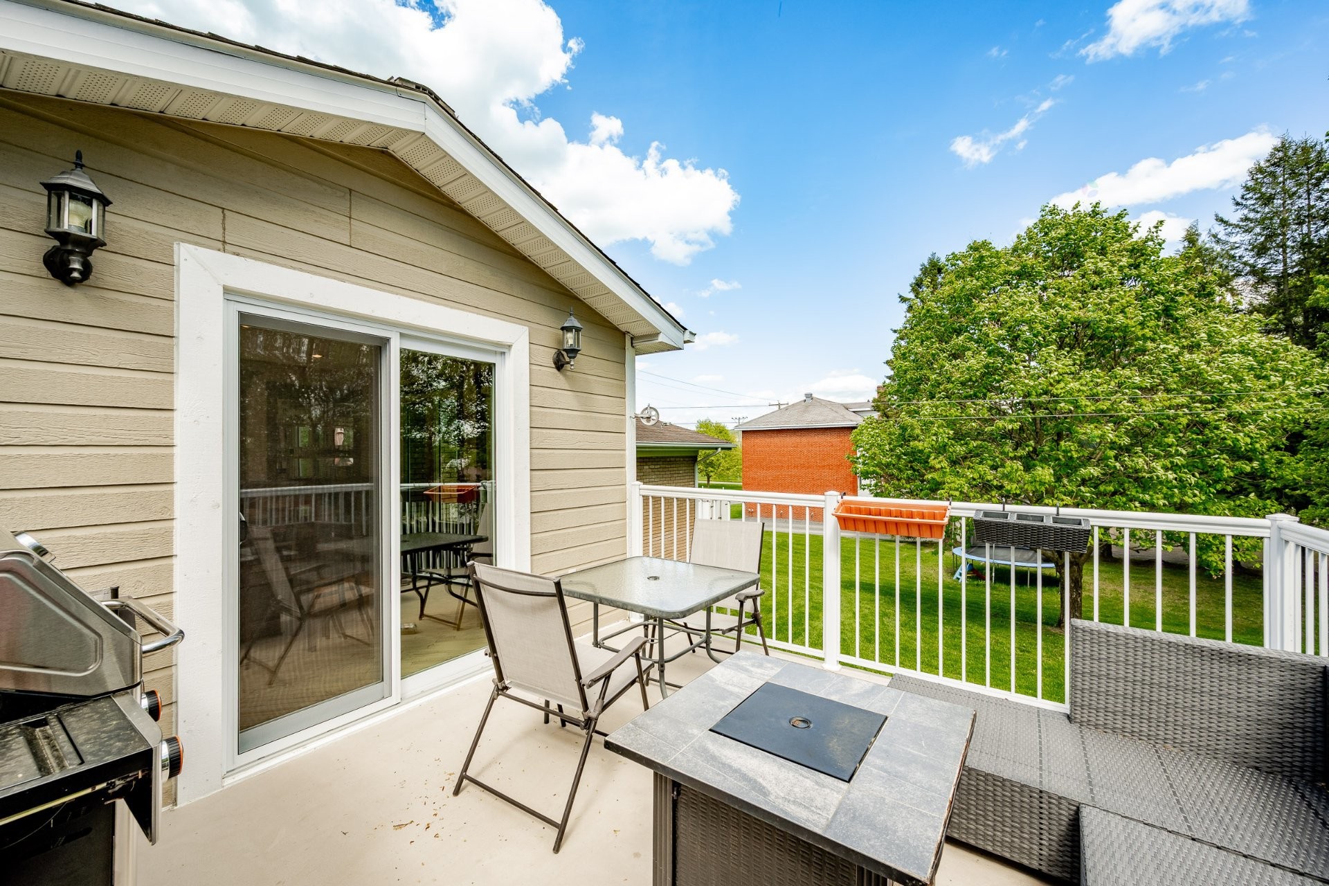 Balcon - 182 - 184 Rue Victoria, Coaticook, QC - Outdoor With Deck Patio Veranda With Exterior