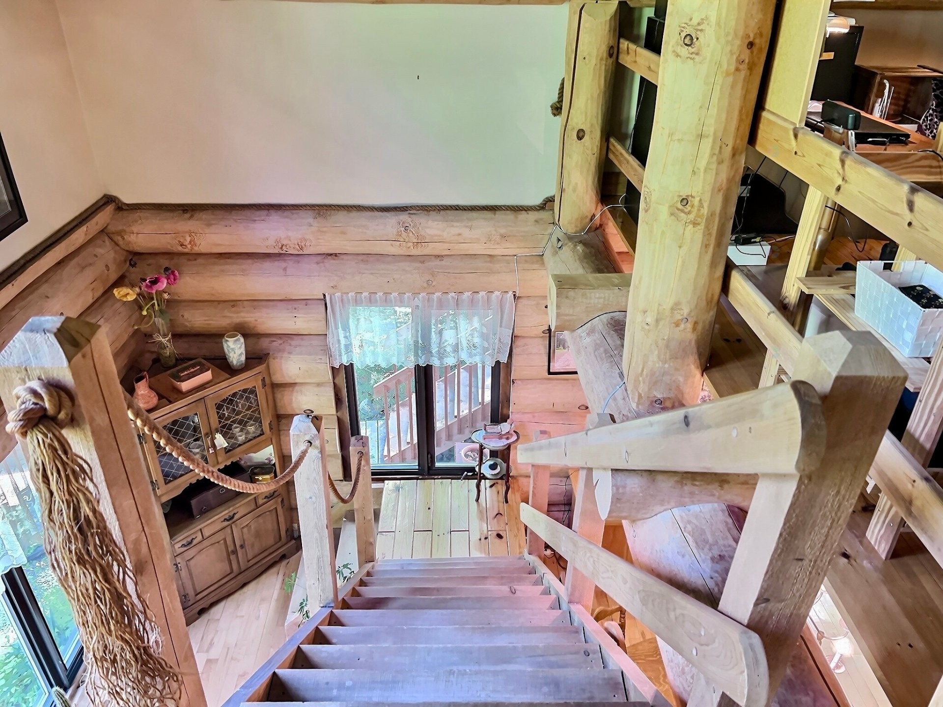 Escalier - 3655 Ch. Des Éperviers, Saint-Placide, QC - Indoor Photo Showing Other Room
