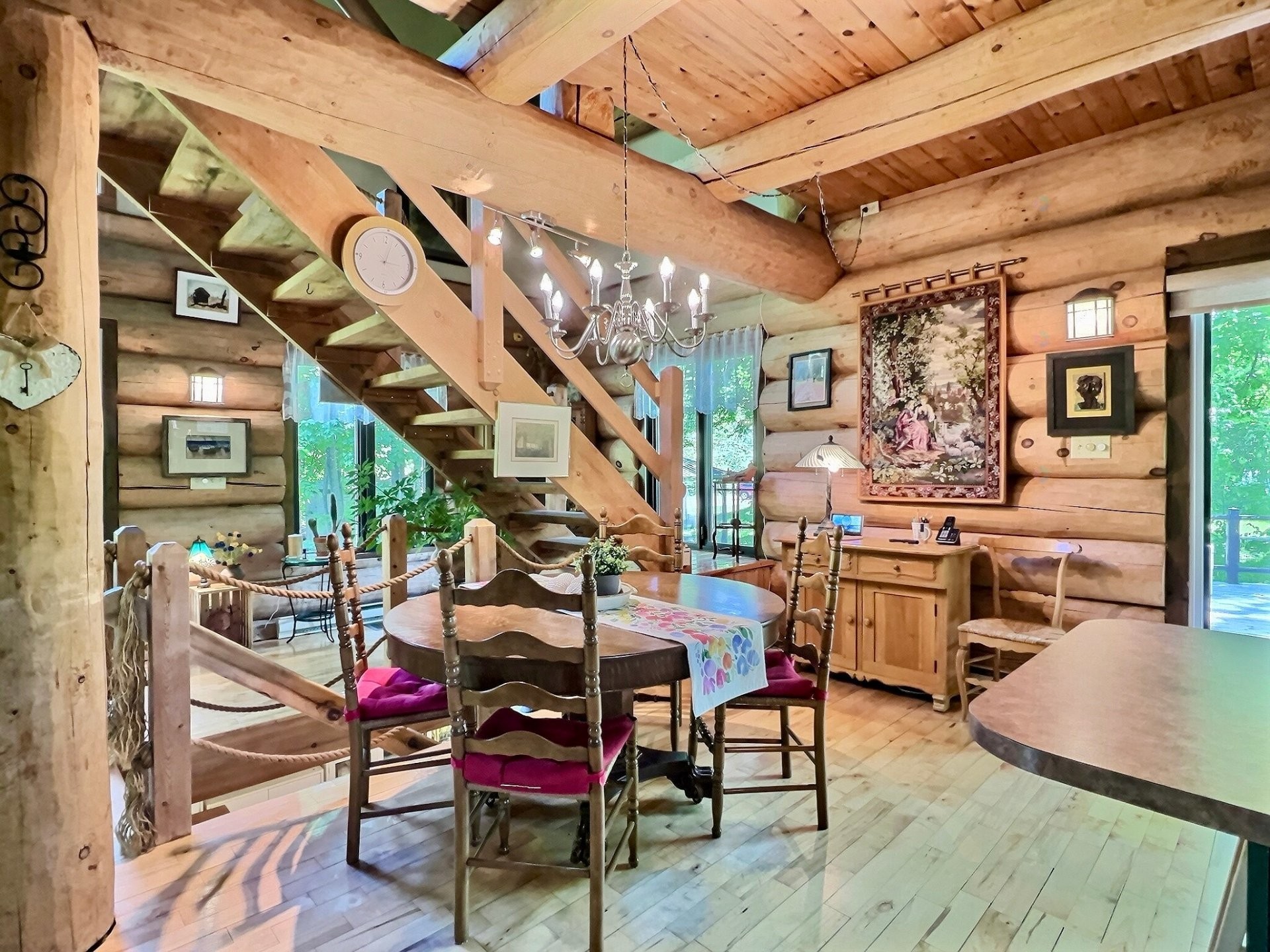 Coin-repas - 3655 Ch. Des Éperviers, Saint-Placide, QC - Indoor Photo Showing Dining Room