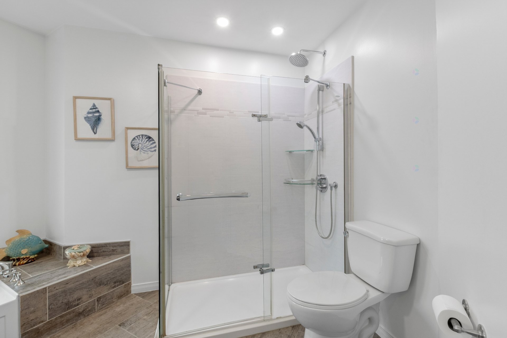 Salle de bains attenante à la CCP - 46 Rue Migué, Saint-Jacques, QC