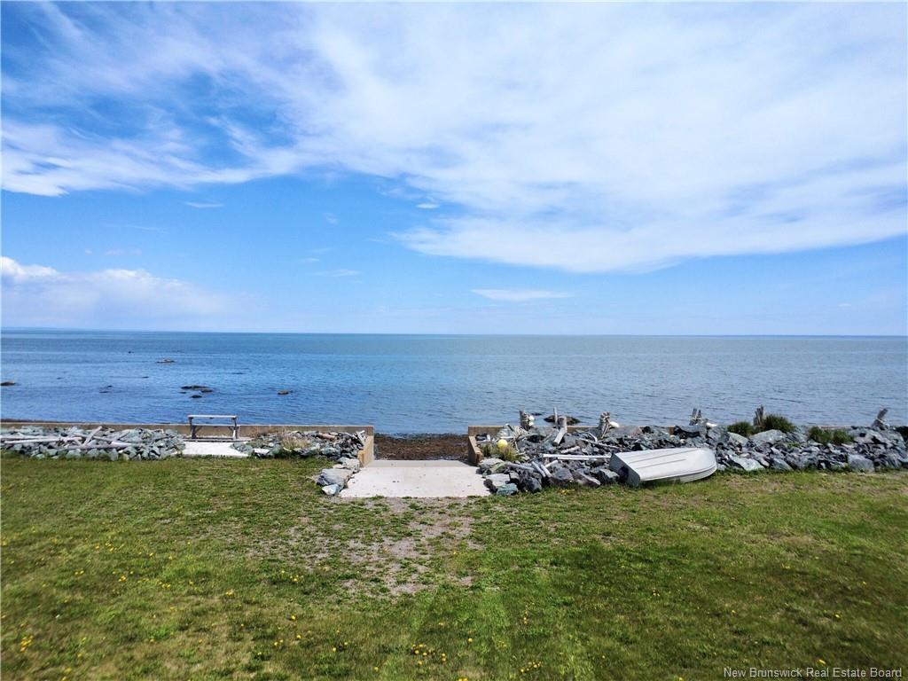 411 Principale, Petit-Rocher, NB