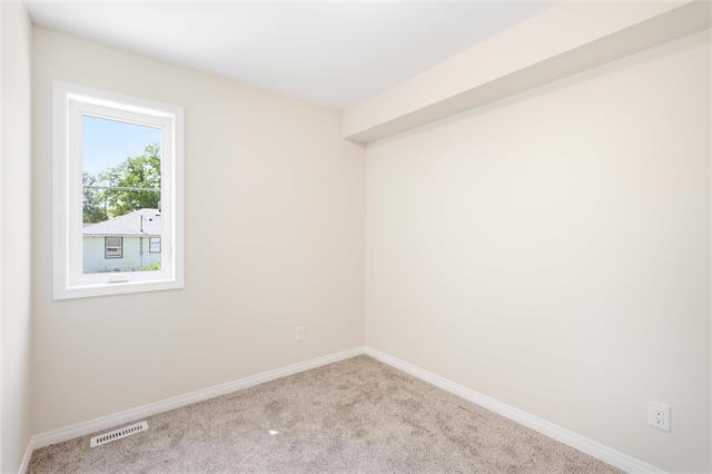 824 Martin Ave, Winnipeg, MB