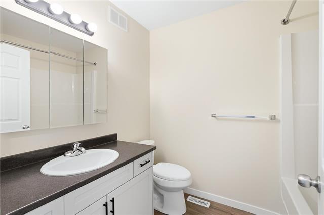 824 Martin Ave, Winnipeg, MB