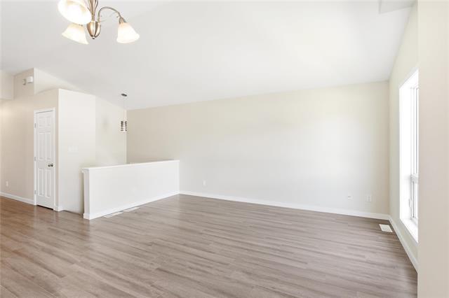 824 Martin Ave, Winnipeg, MB