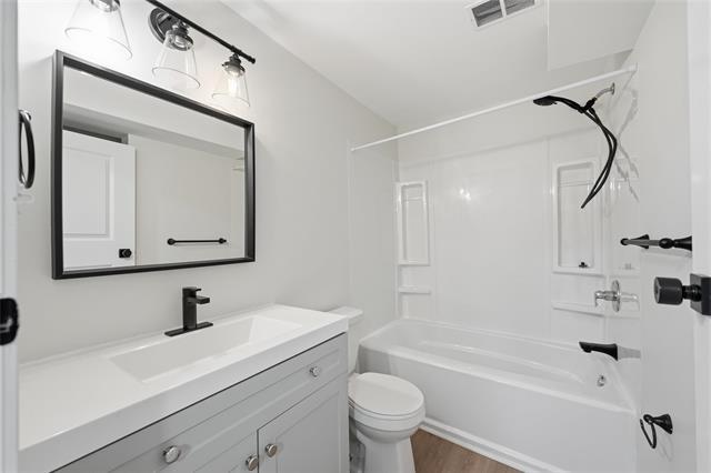 306 Martin Ave, Winnipeg, MB