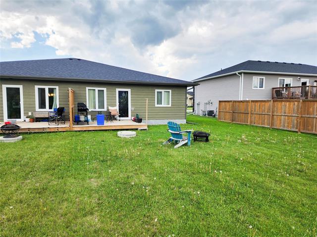 77 Amberfield Dr, Mitchell, MB