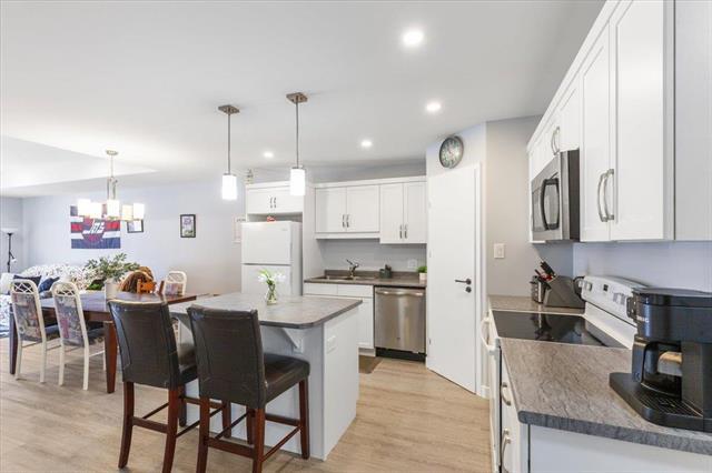 77 Amberfield Dr, Mitchell, MB