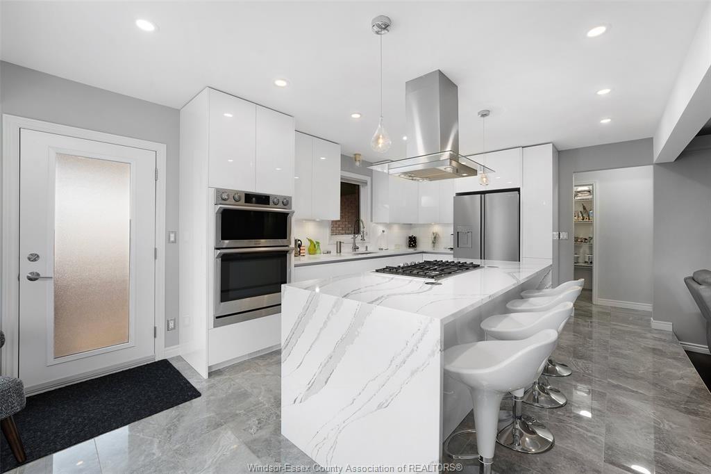 2098 Edgemore Avenue, Lasalle, ON