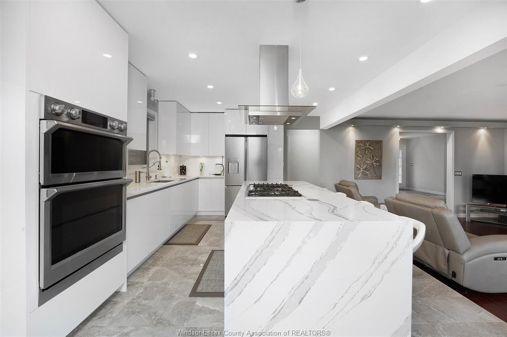 2098 Edgemore Avenue, Lasalle, ON