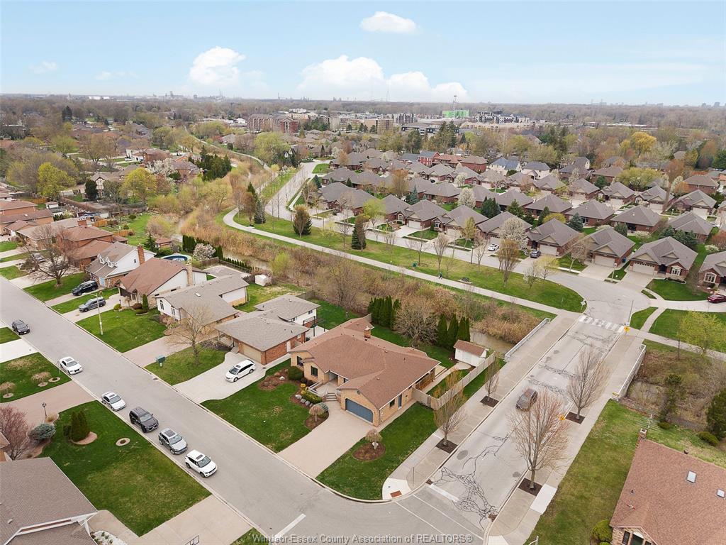 2098 Edgemore Avenue, Lasalle, ON