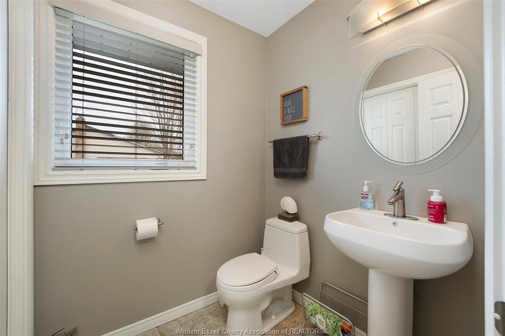 2098 Edgemore Avenue, Lasalle, ON