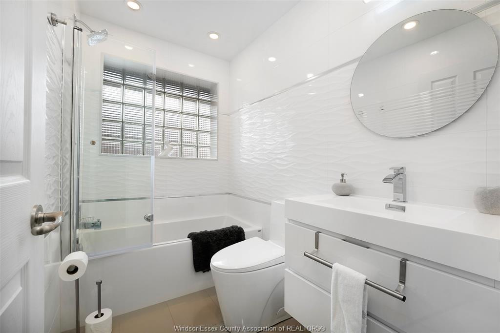 2098 Edgemore Avenue, Lasalle, ON