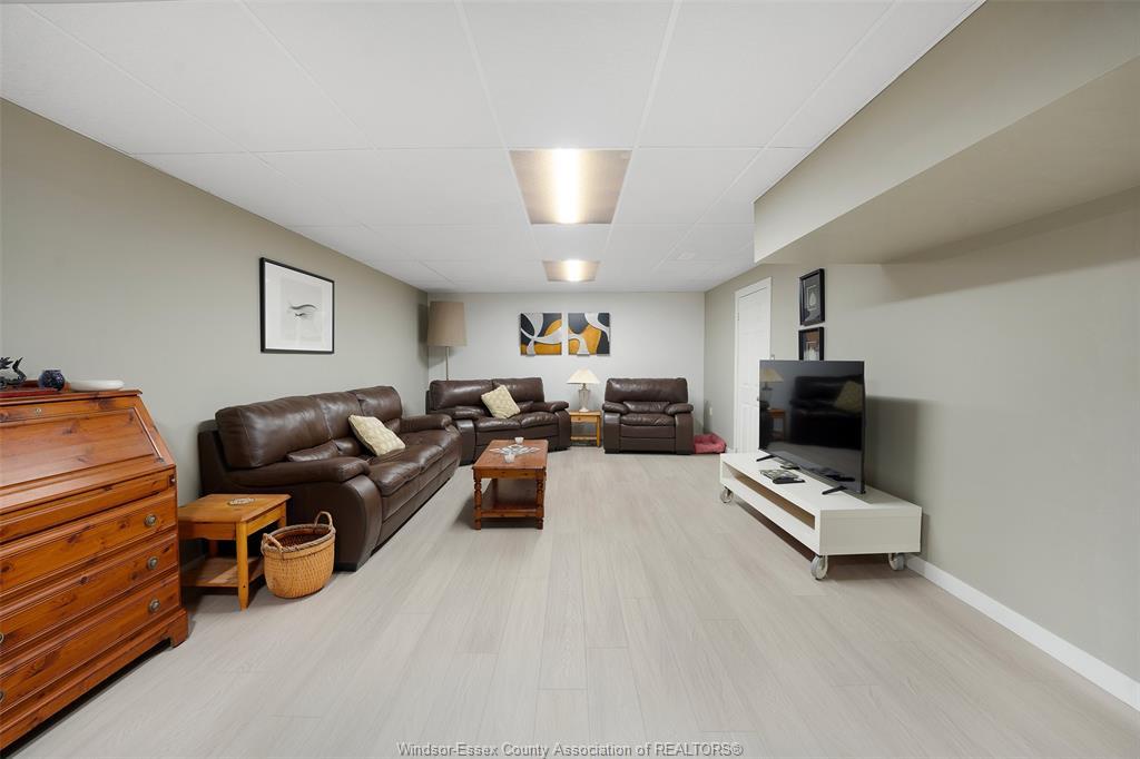 2098 Edgemore Avenue, Lasalle, ON