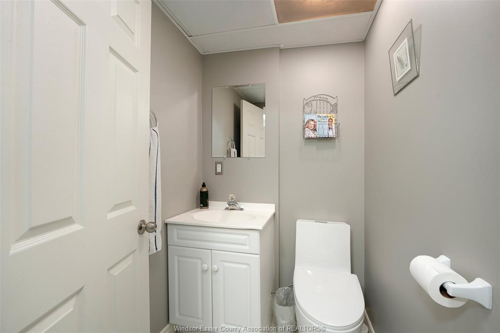 2098 Edgemore Avenue, Lasalle, ON