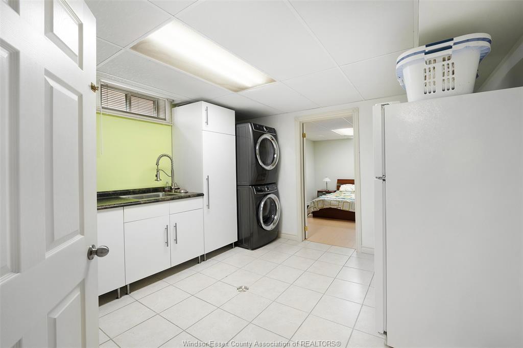 2098 Edgemore Avenue, Lasalle, ON