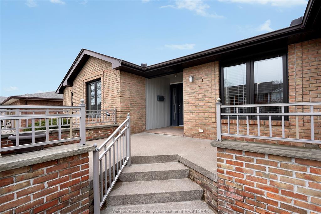 2098 Edgemore Avenue, Lasalle, ON